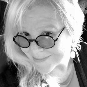 Meet your Posher, Traci